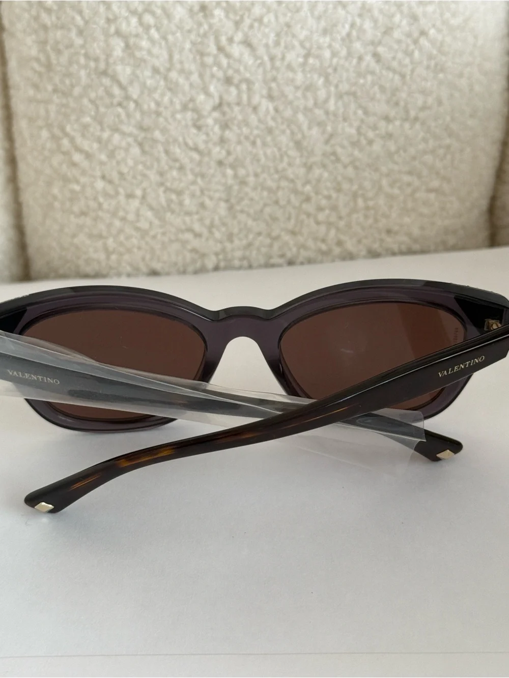 Glitter Accent Cat-Eye Sunglasses in Dark Gray